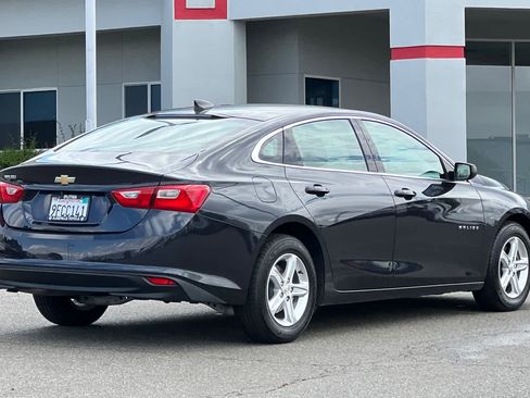 Used 2023 Chevrolet Malibu LS FWD image 2