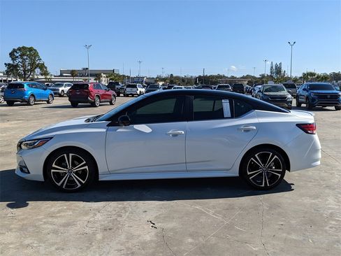 Used 2021 Nissan Sentra SR w/ SR Premium Package image 6
