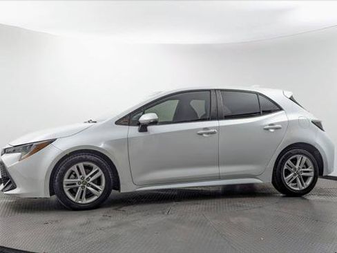 Used 2021 Toyota Corolla SE FWD image 3
