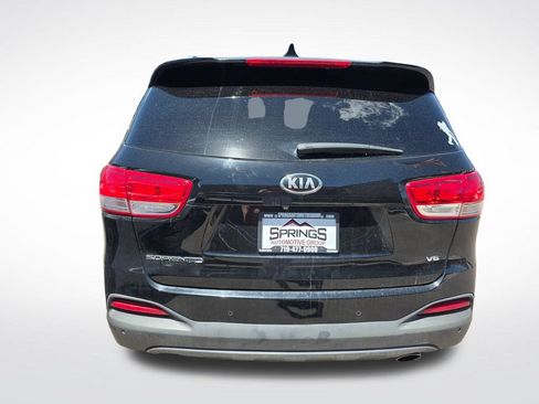 Used 2017 Kia Sorento AWD w/ LX V6 Convenience Package image 6