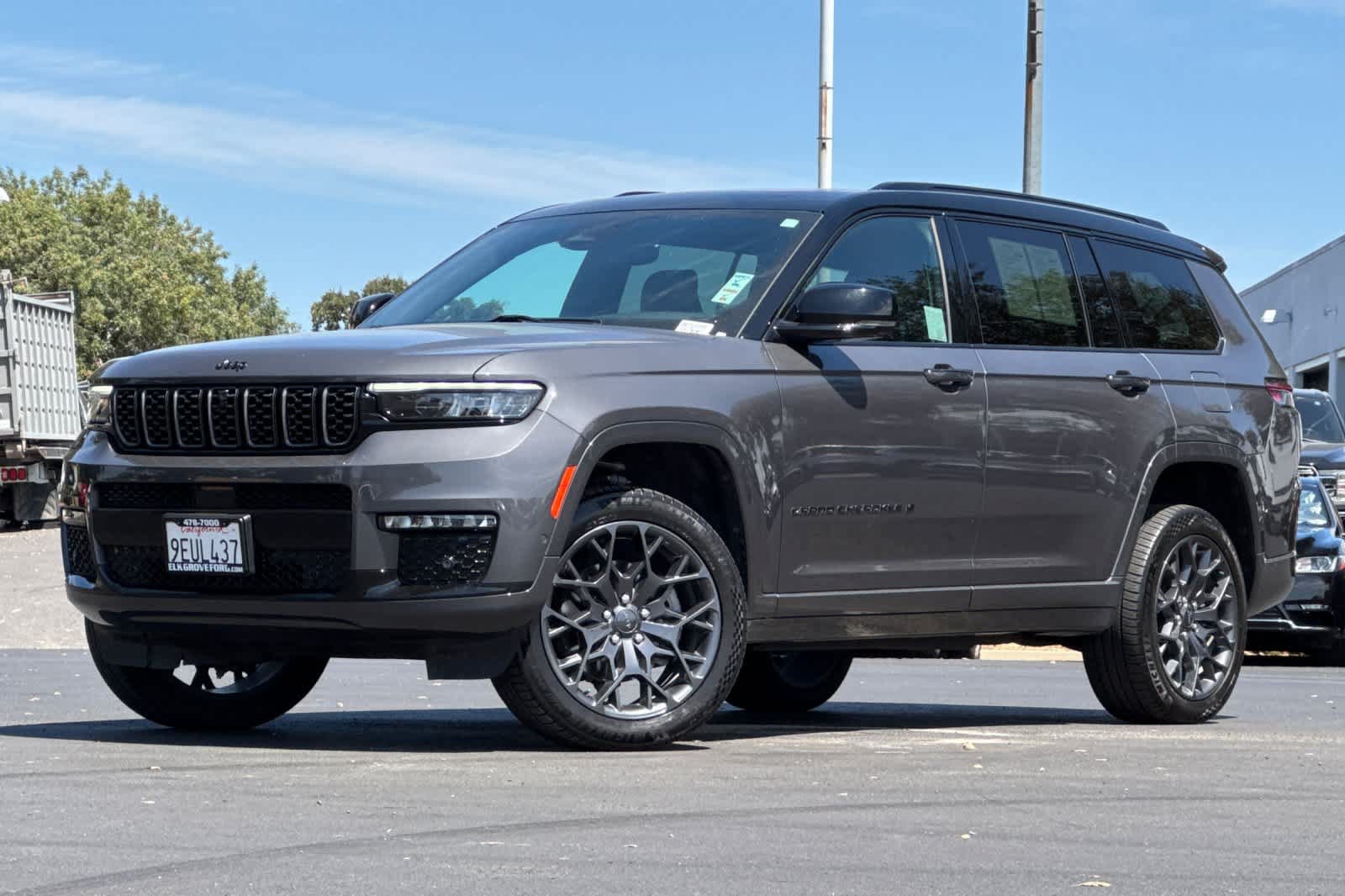 Used 2023 Jeep Grand Cherokee L Summit AWD/4WD image 1