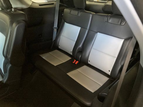 Used 2022 Ford Explorer XLT w/ Equipment Group 202A image 19