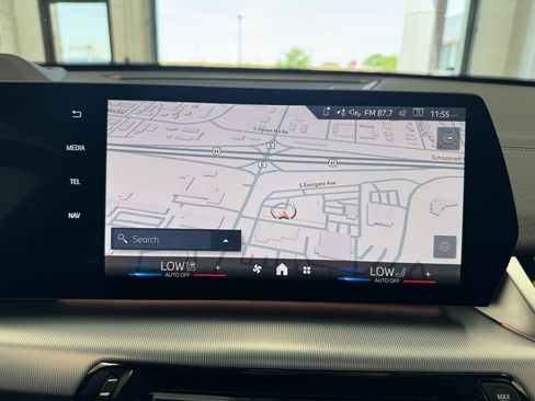 Used 2025 BMW X2 xDrive28i w/ Technology Package image 27