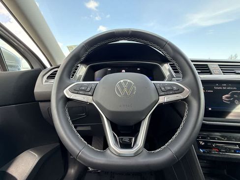 Used 2023 Volkswagen Tiguan SE FWD image 15