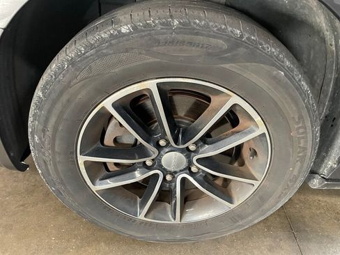 Used 2018 Dodge Grand Caravan SE FWD image 23