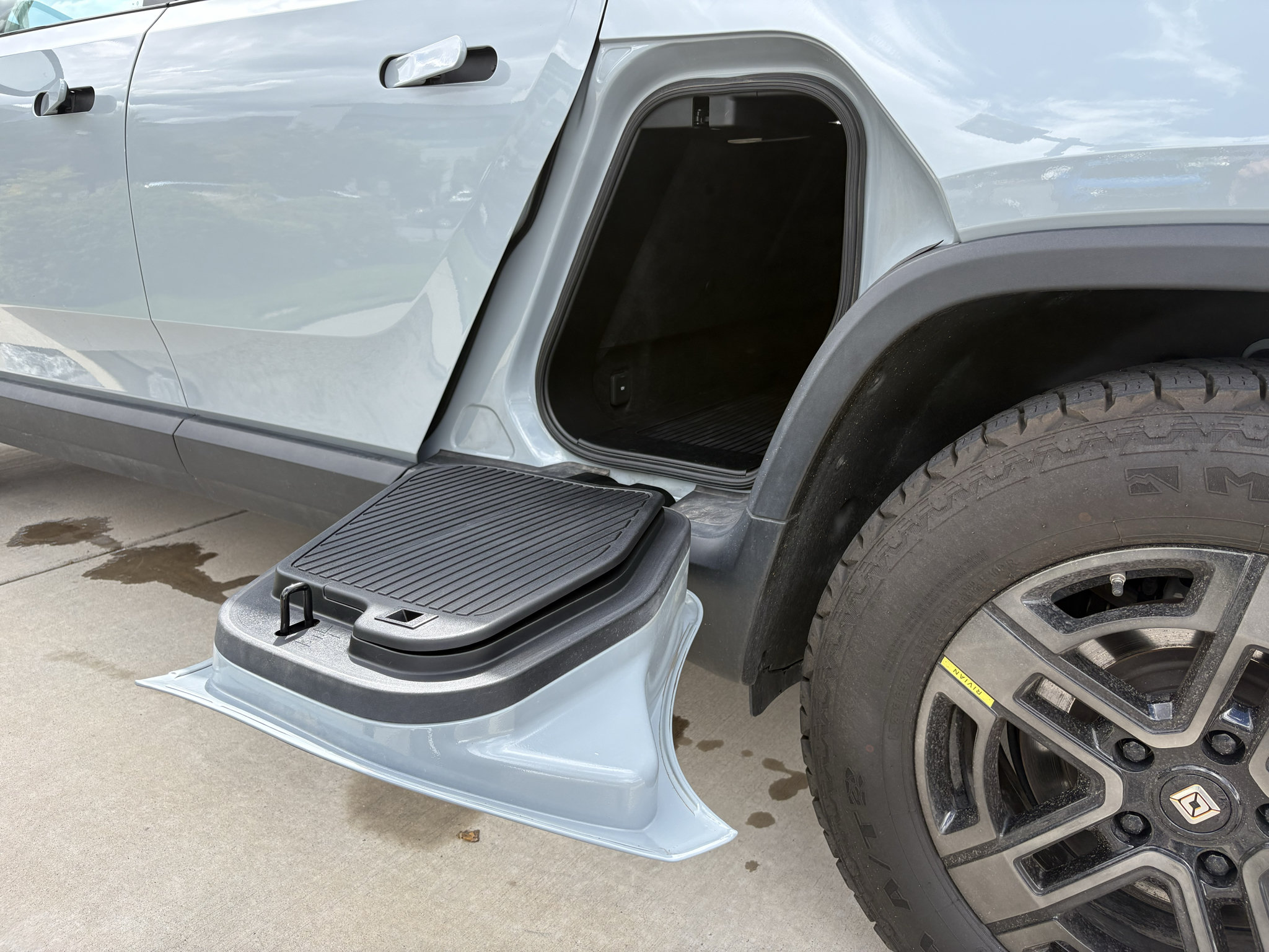 Used 2023 Rivian R1T Adventure Quad AWD/4WD image 8
