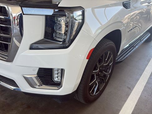 Used 2023 GMC Yukon XL SLT w/ SLT Premium Package RWD image 7