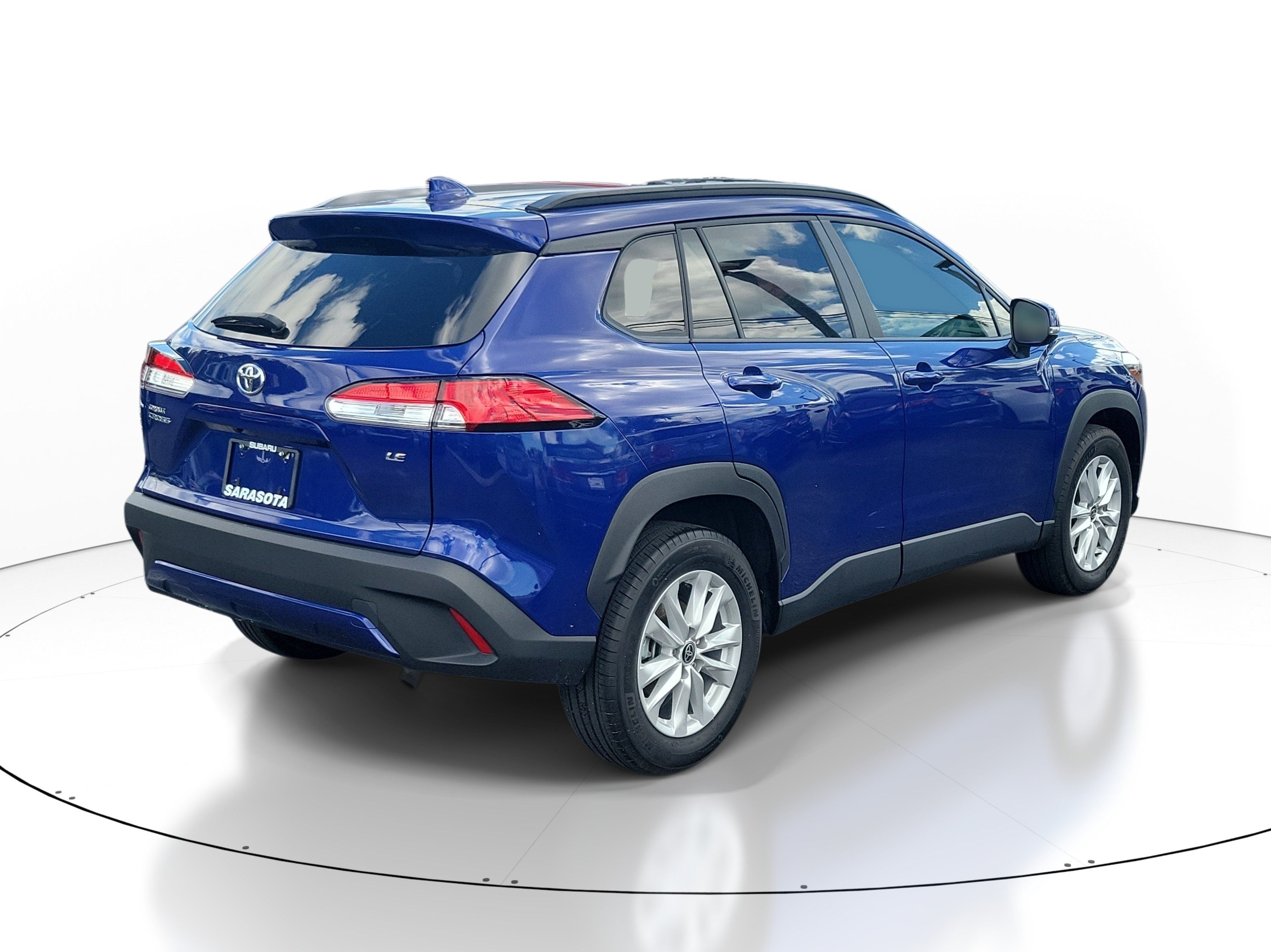 Used 2023 Toyota Corolla Cross LE FWD image 6
