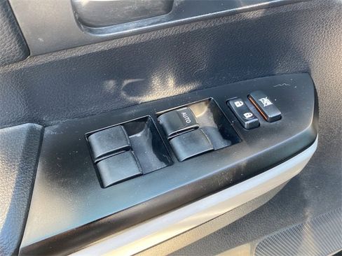 Used 2019 Toyota Tundra SR5 w/ SR5 Convenience Package image 20