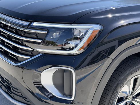 New 2026 Volkswagen Atlas SE image 8