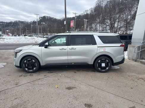 New 2026 Kia Carnival EX image 4