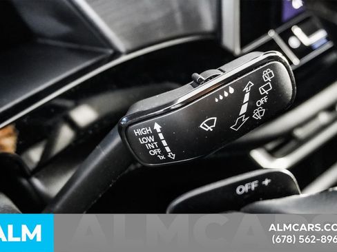 Used 2024 Volkswagen Atlas Cross Sport SE image 29