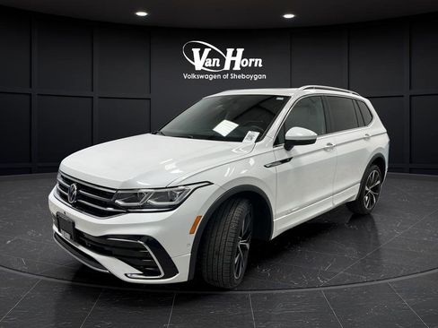Used 2024 Volkswagen Tiguan SEL R-Line AWD/4WD image 3