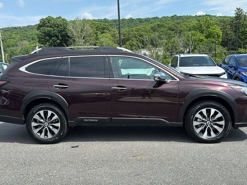 Certified 2023 Subaru Outback Touring AWD/4WD image 5