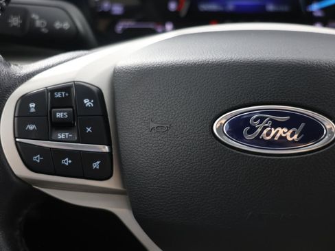 Used 2021 Ford Explorer XLT w/ Equipment Group 202A AWD/4WD image 28