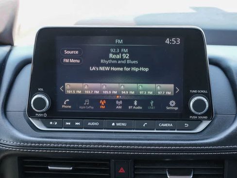 Used 2023 Nissan Rogue SV FWD image 13