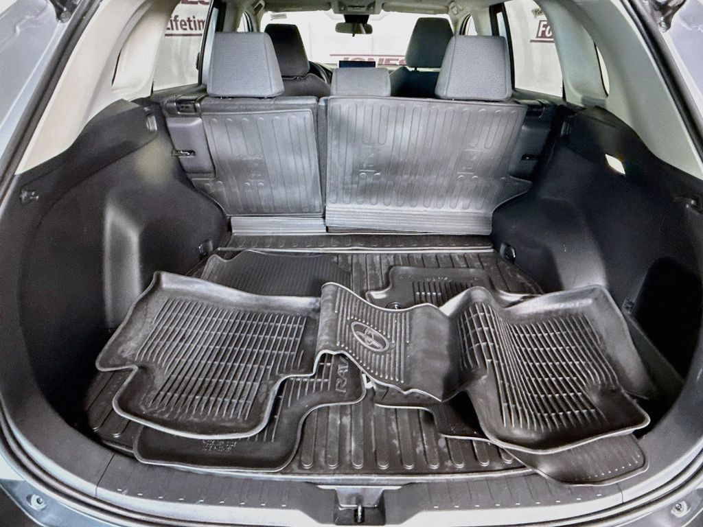 Certified 2025 Toyota RAV4 LE AWD/4WD image 28