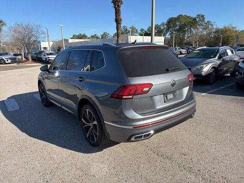 Certified 2023 Volkswagen Tiguan SEL R-Line image 5