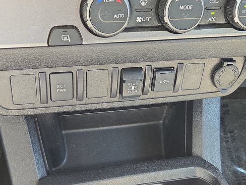 Used 2021 Toyota Tacoma SR5 RWD image 28