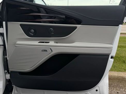 New 2026 Lincoln Nautilus Reserve w/ Jet Appearance Package image 14