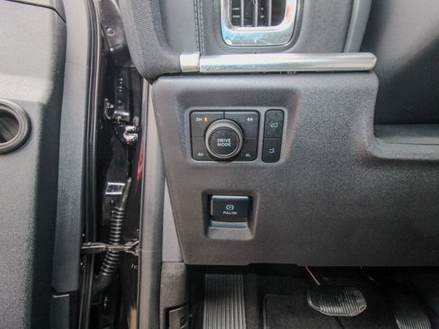 Used 2025 Ford Expedition Platinum w/ Driver's Package image 21