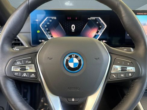Used 2023 BMW i4 eDrive35 RWD image 11