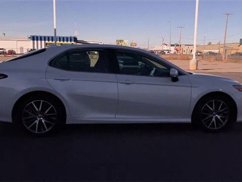 Used 2024 Toyota Camry XLE image 2