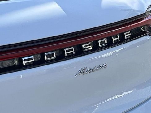 Used 2023 Porsche Macan Turbo image 11