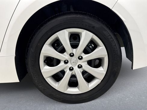 Used 2025 Toyota Corolla LE image 23