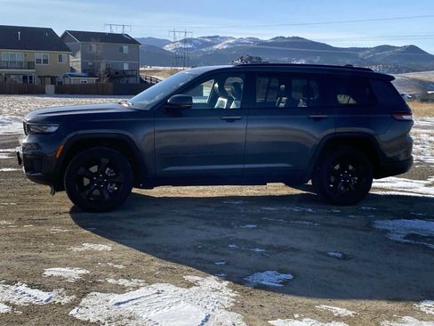 Certified 2023 Jeep Grand Cherokee L Laredo image 10