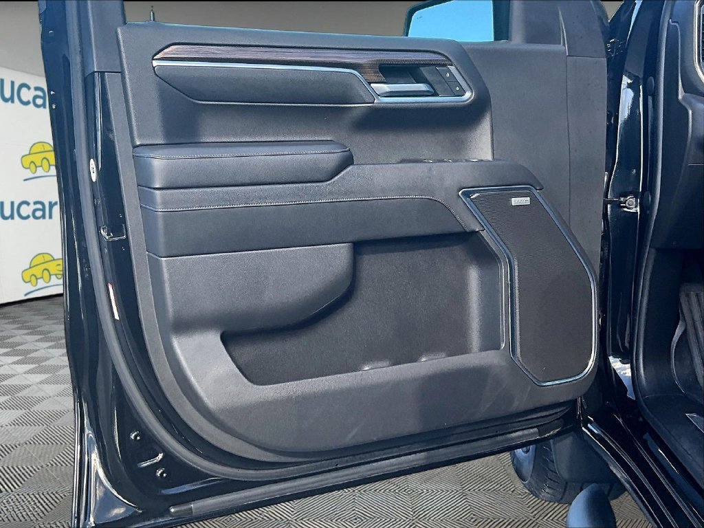 Used 2022 Chevrolet Silverado 1500 RST w/ Redline Edition AWD/4WD image 9