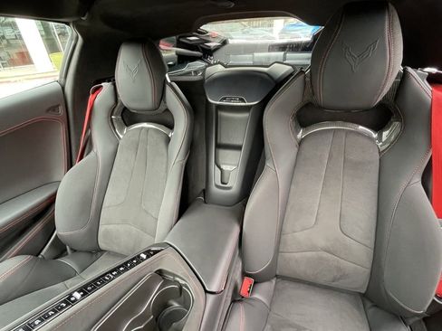 Used 2024 Chevrolet Corvette Stingray Premium Cpe w/ Z51 Performance Package image 26