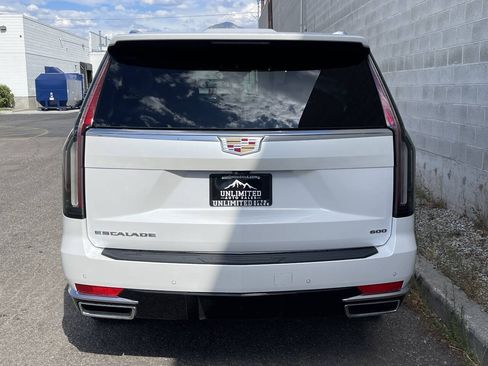 Used 2022 Cadillac Escalade Premium Luxury AWD/4WD image 4