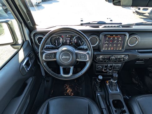 Used 2023 Jeep Wrangler Sahara w/ Cold Weather Group image 18