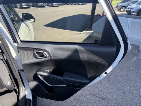 Used 2022 Kia Soul LX w/ Technology Package FWD image 15