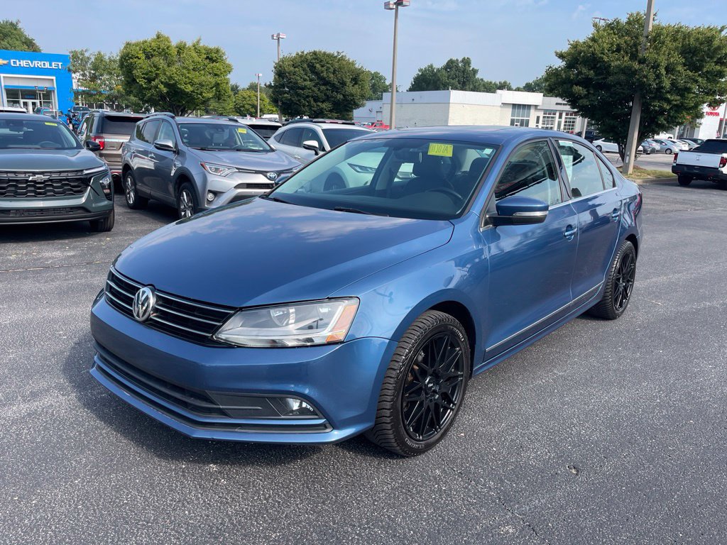 Used 2017 Volkswagen Jetta SEL FWD image 3