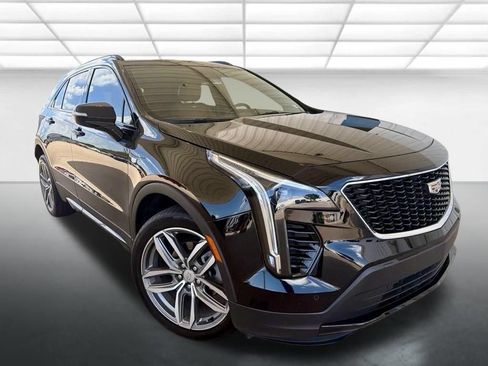 Used 2023 Cadillac XT4 Sport FWD image 1