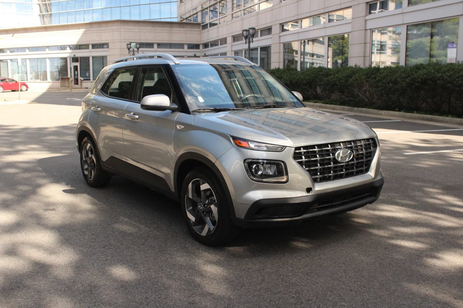 Used 2026 Hyundai Venue SEL FWD image 1