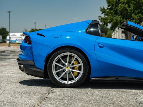 Used 2022 Ferrari 812 GTS RWD image 25