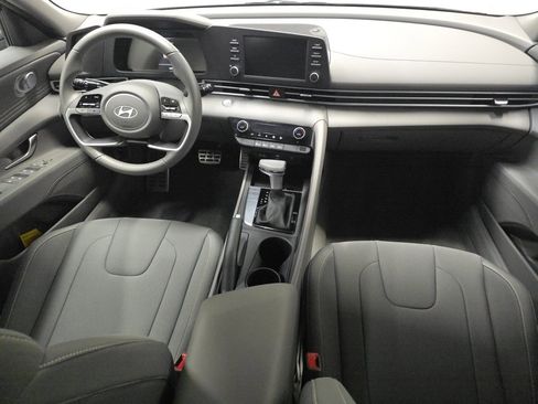 Used 2025 Hyundai Elantra Sport image 24