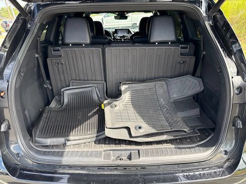Used 2021 Toyota Highlander XSE AWD/4WD image 19