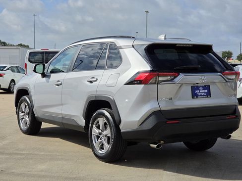 Used 2025 Toyota RAV4 XLE FWD image 7