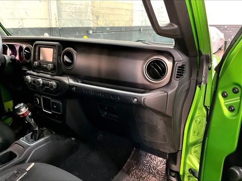Used 2018 Jeep Wrangler Unlimited Sport image 18