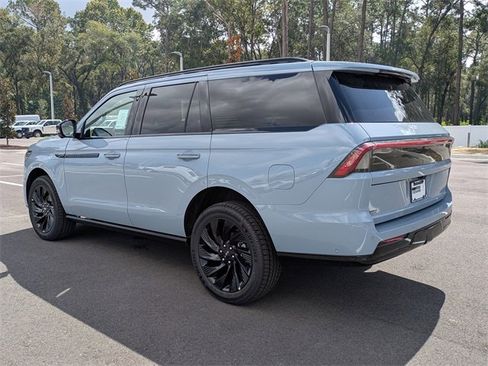 New 2025 Lincoln Navigator Reserve w/ Jet Appearance Package image 6