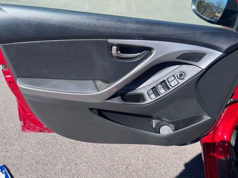Used 2013 Hyundai Elantra Limited w/ Technology Pkg image 12