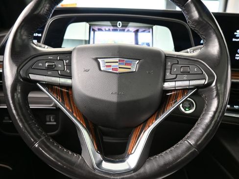 Used 2023 Cadillac Escalade Premium Luxury image 30