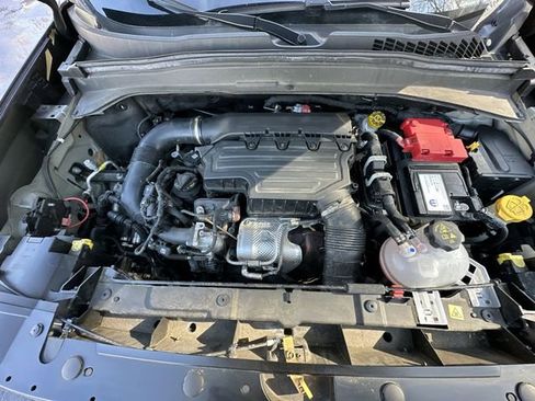 Used 2023 Jeep Renegade Altitude image 19