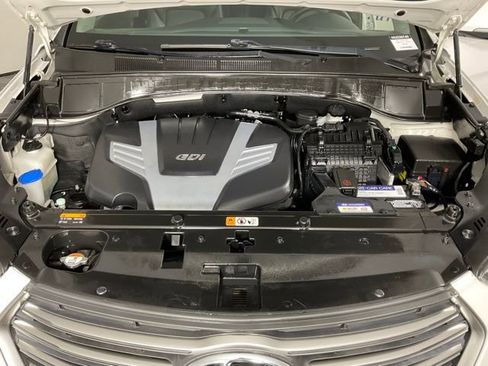 Used 2017 Hyundai Santa Fe Limited image 9