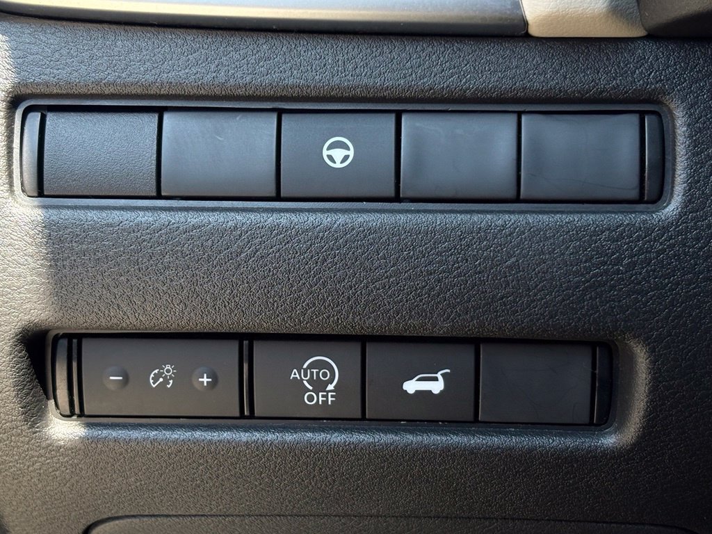Used 2024 Nissan Rogue SV FWD image 18