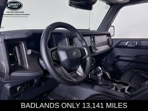 Used 2025 Ford Bronco Badlands image 9
